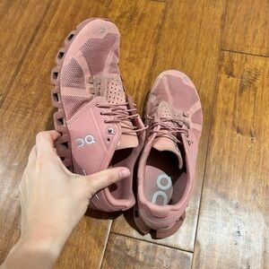 Pink size 9 On Cloud Shoes